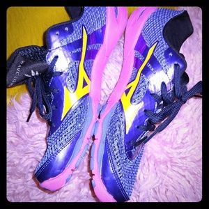 Mizuno Dynamation Fit Athletic Running Shoe